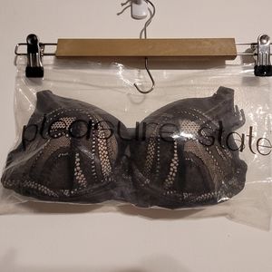 Frederick's of Hollywood Bra, NWT, 32C